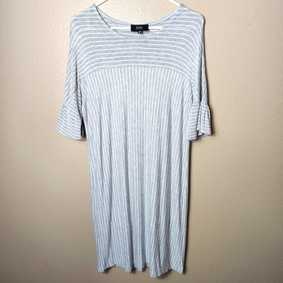 COA Made in California Gray/White Stripe Ruffle Half Sleeve Dress-Size S - Picture 1 of 7